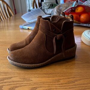 Brown Suede boots by Born